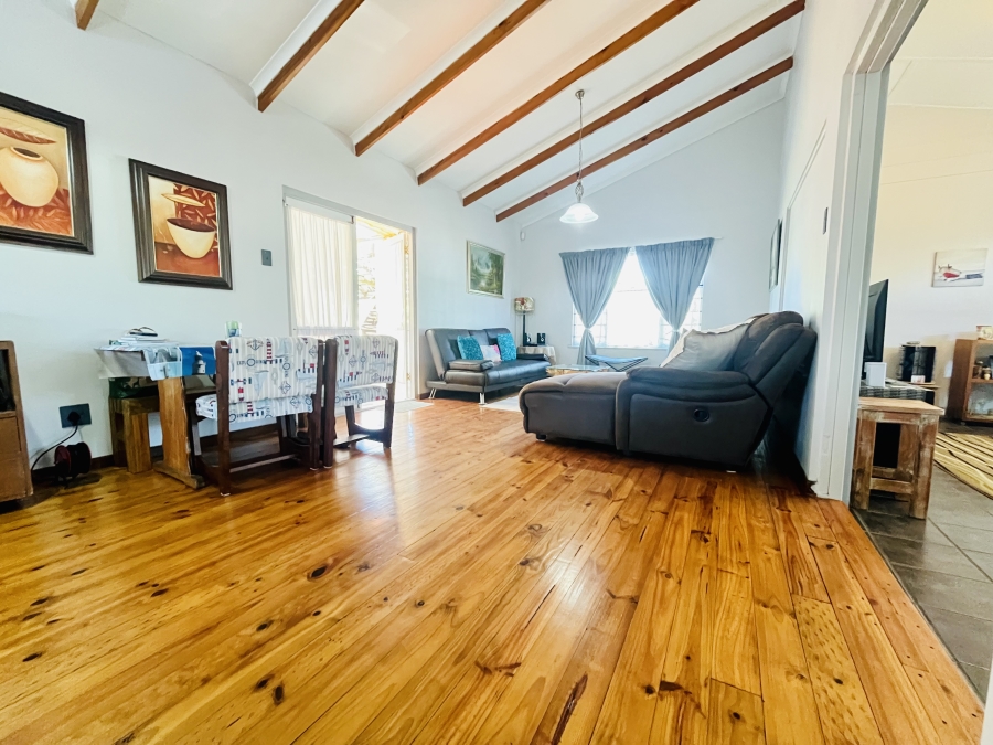 4 Bedroom Property for Sale in Sandbaai Western Cape
